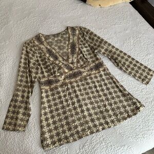 Tommy Bahama Women’s 100% Silk Shirt Size M Boho Bohemian Eclectic Quality Top